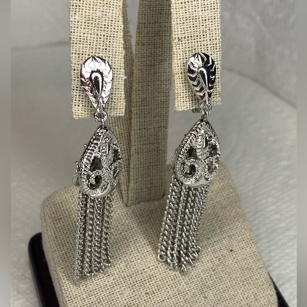 🔥Vintage Signed Monet Silver Filigree Tassel Clip-On Earrings